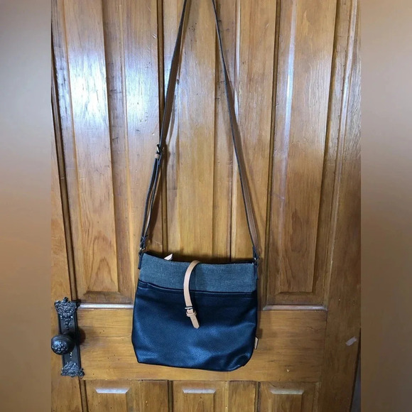 Roots Crossbody Purse - Picture 9 of 14